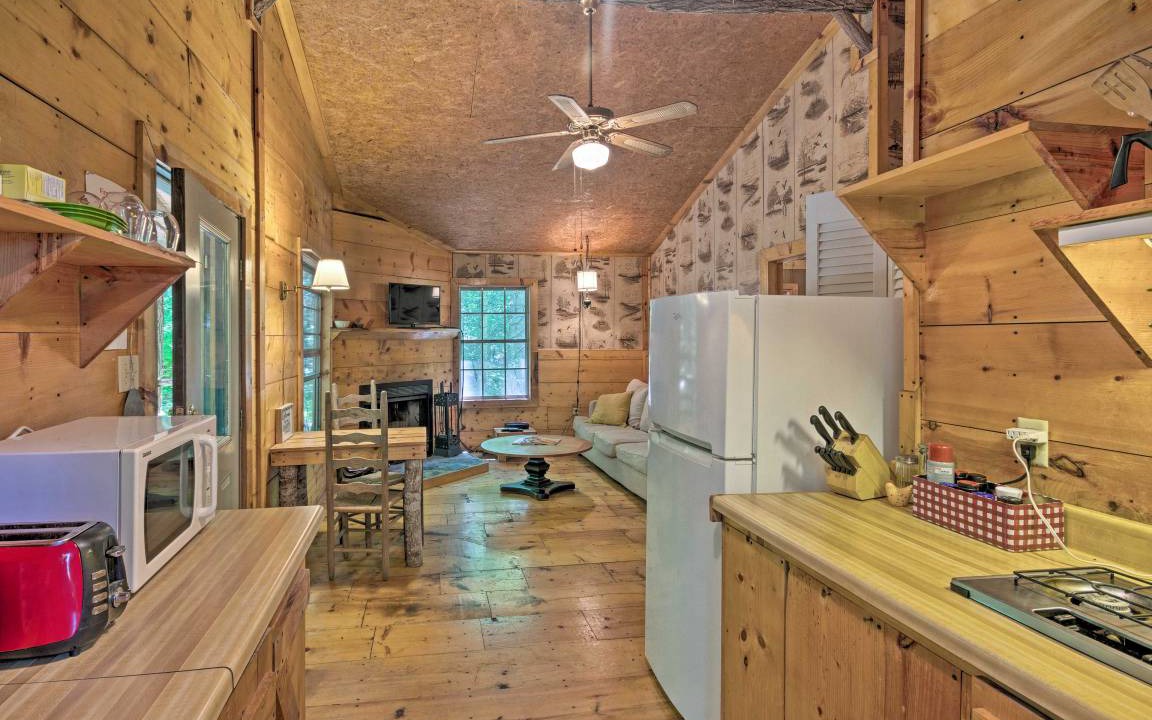 Photo of Kitchen in Barnardsville
