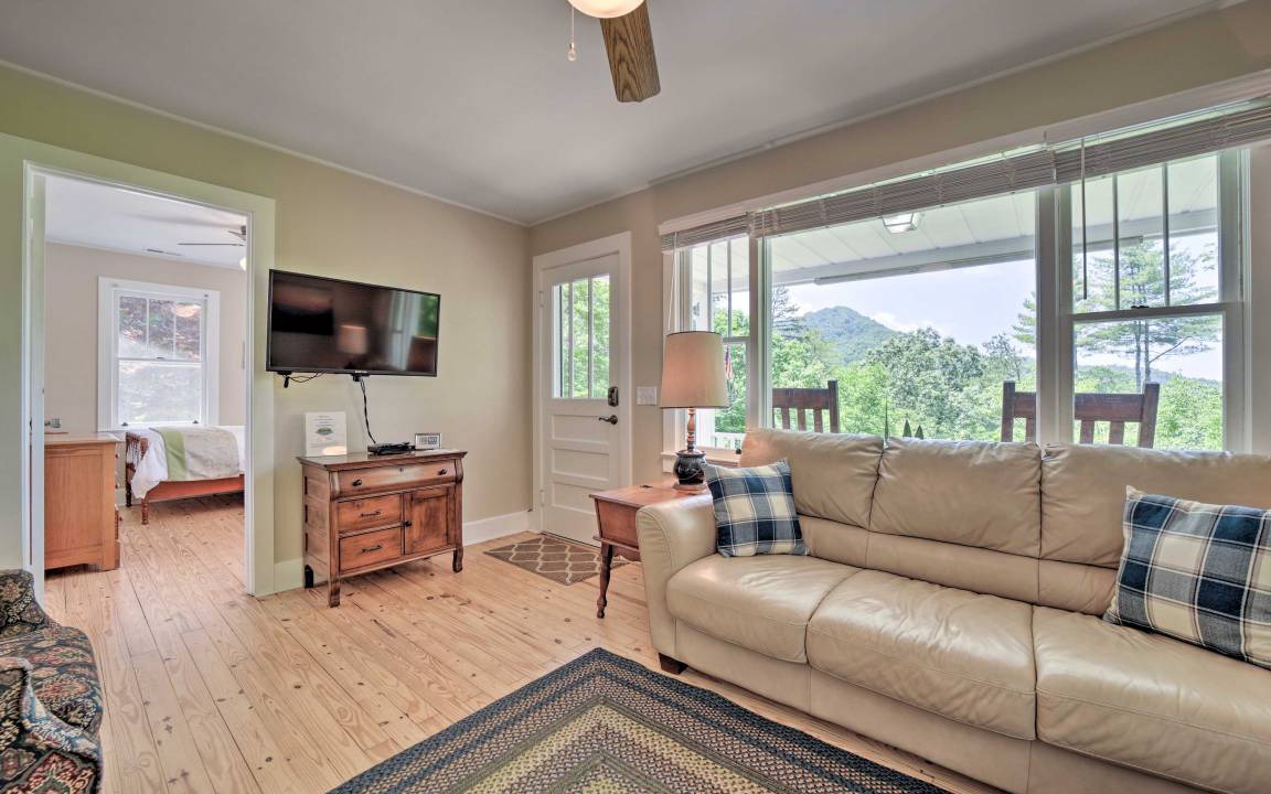 Photo of Livingroom in Bryson City