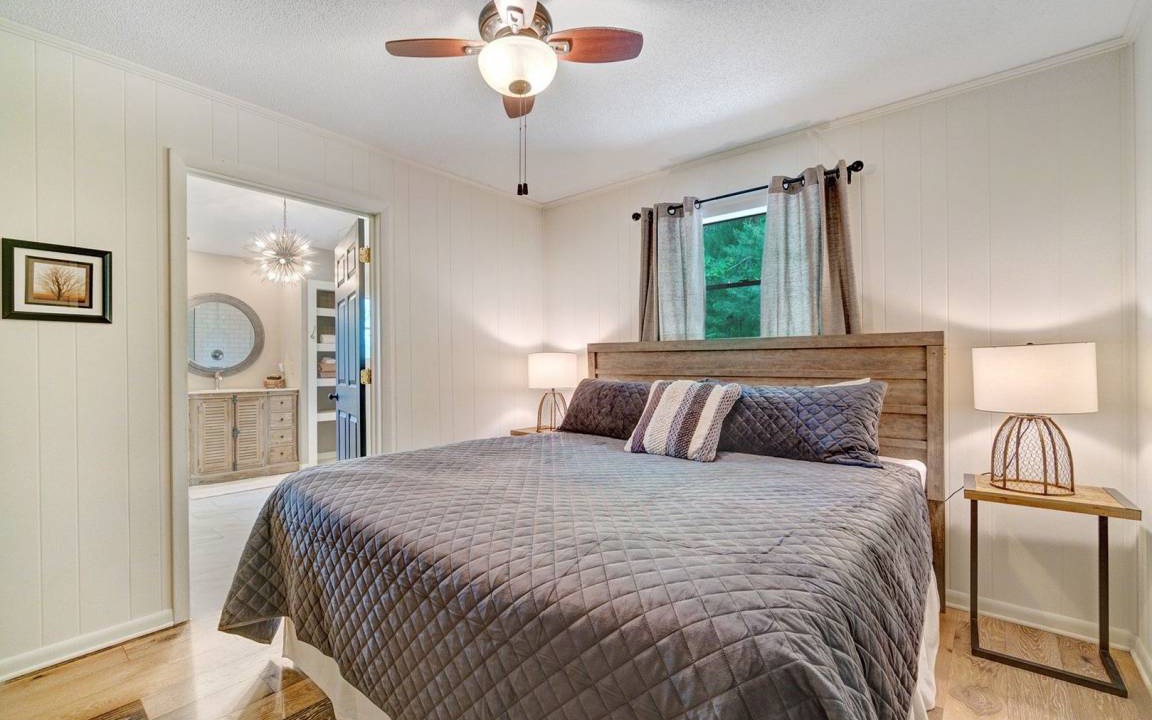 Photo of Bedroom in Robbinsville