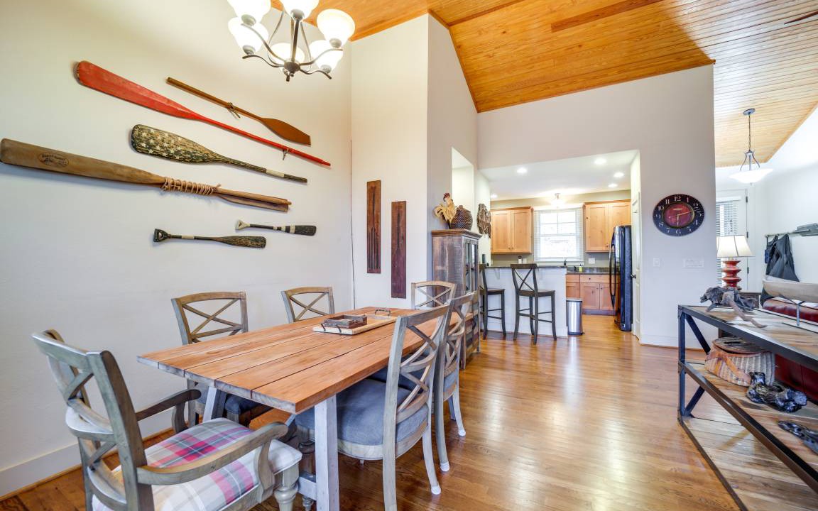 Photo of Livingroom in Bear Lake Reserve