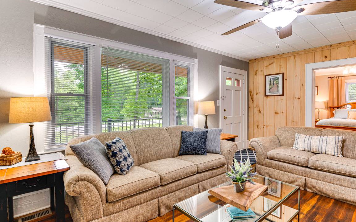 Photo of Livingroom in Forest City
