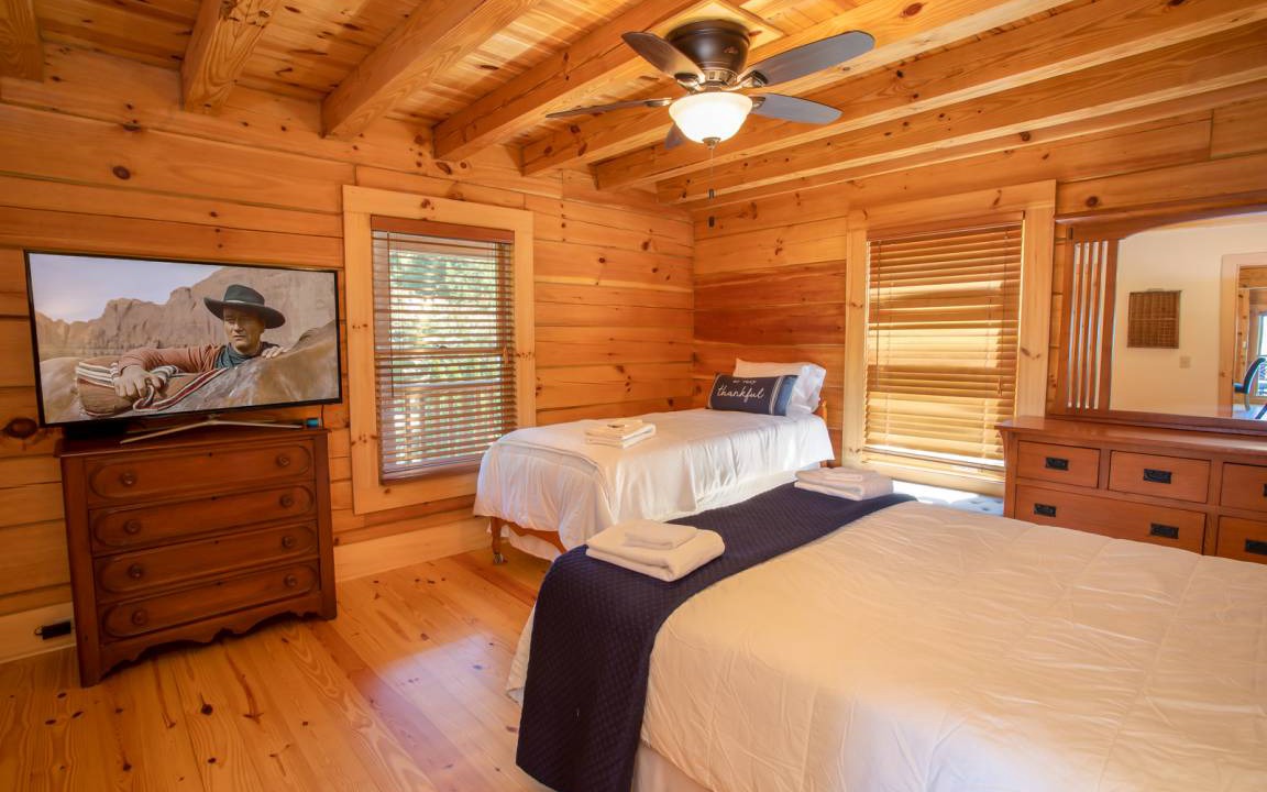 Photo of Bedroom in Lenoir