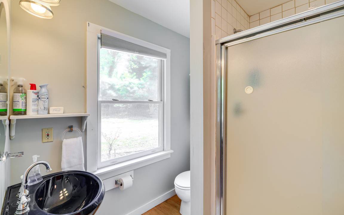 Photo of Bathroom in Laurel Springs