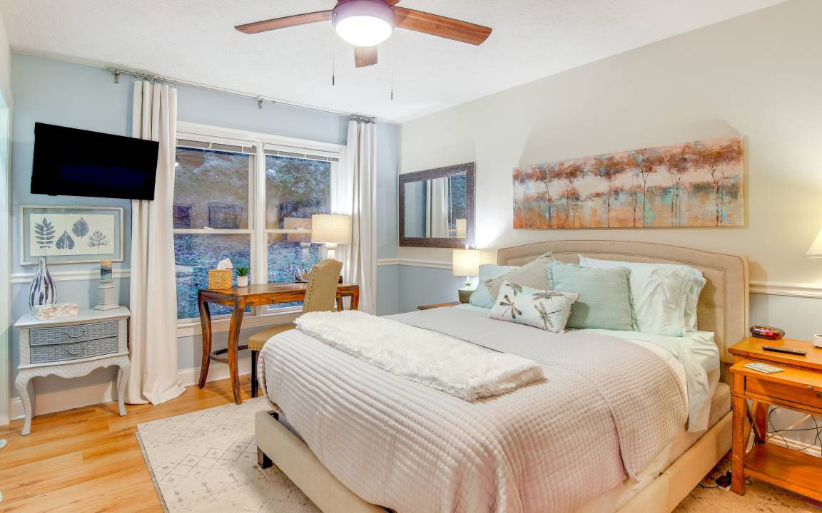 Photo of Bedroom in Hendersonville