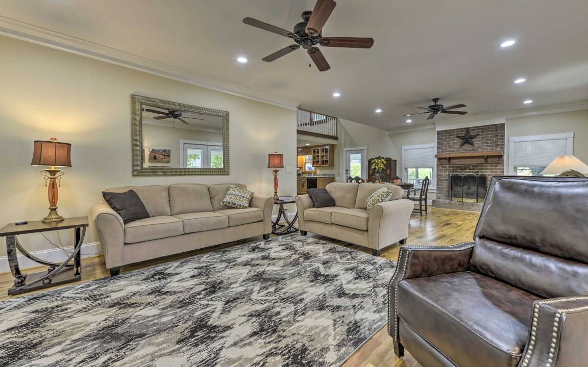 Photo of Livingroom in Pittsboro