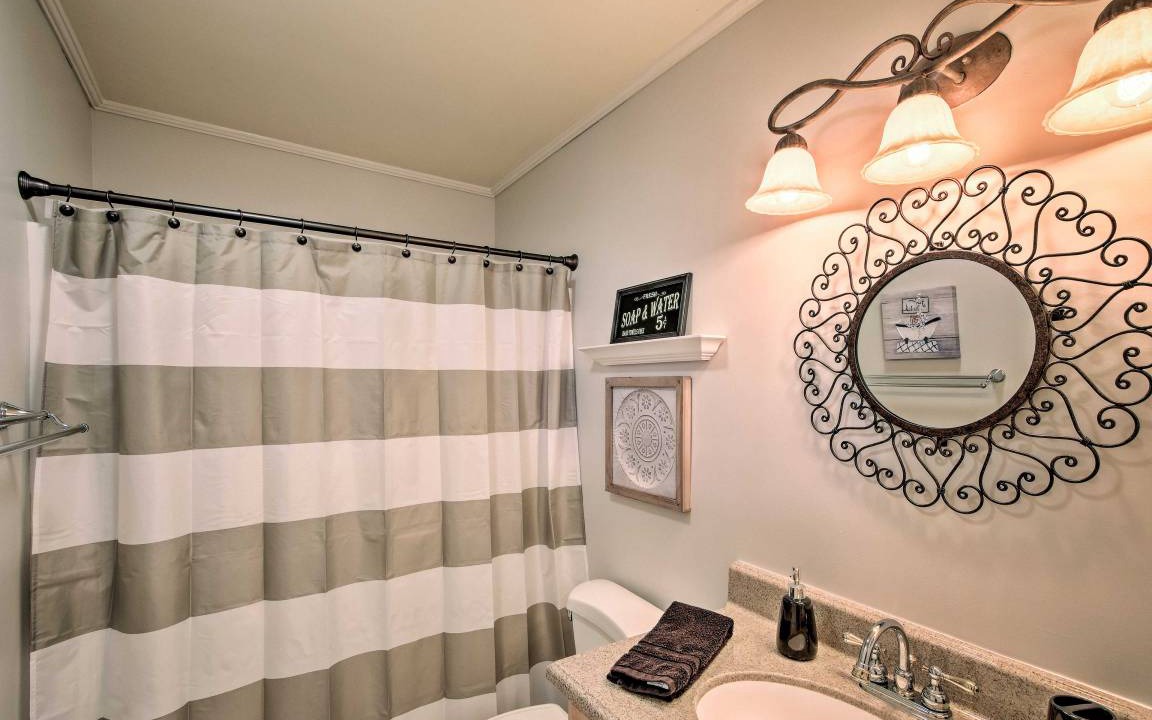 Photo of Bathroom in Chatuge Village