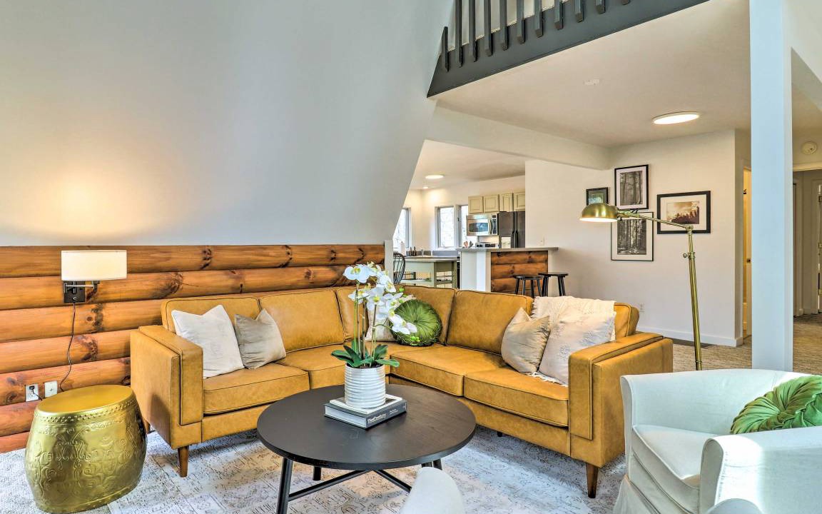Photo of Livingroom in Brevard