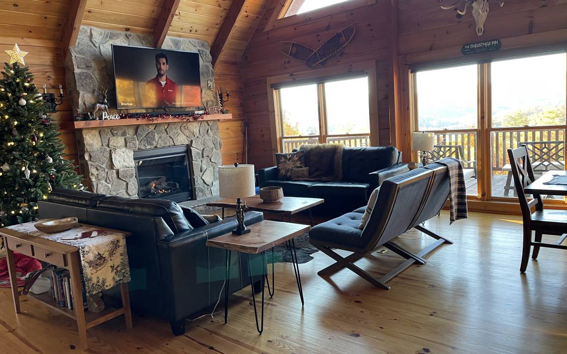 Photo of Livingroom in Lenoir
