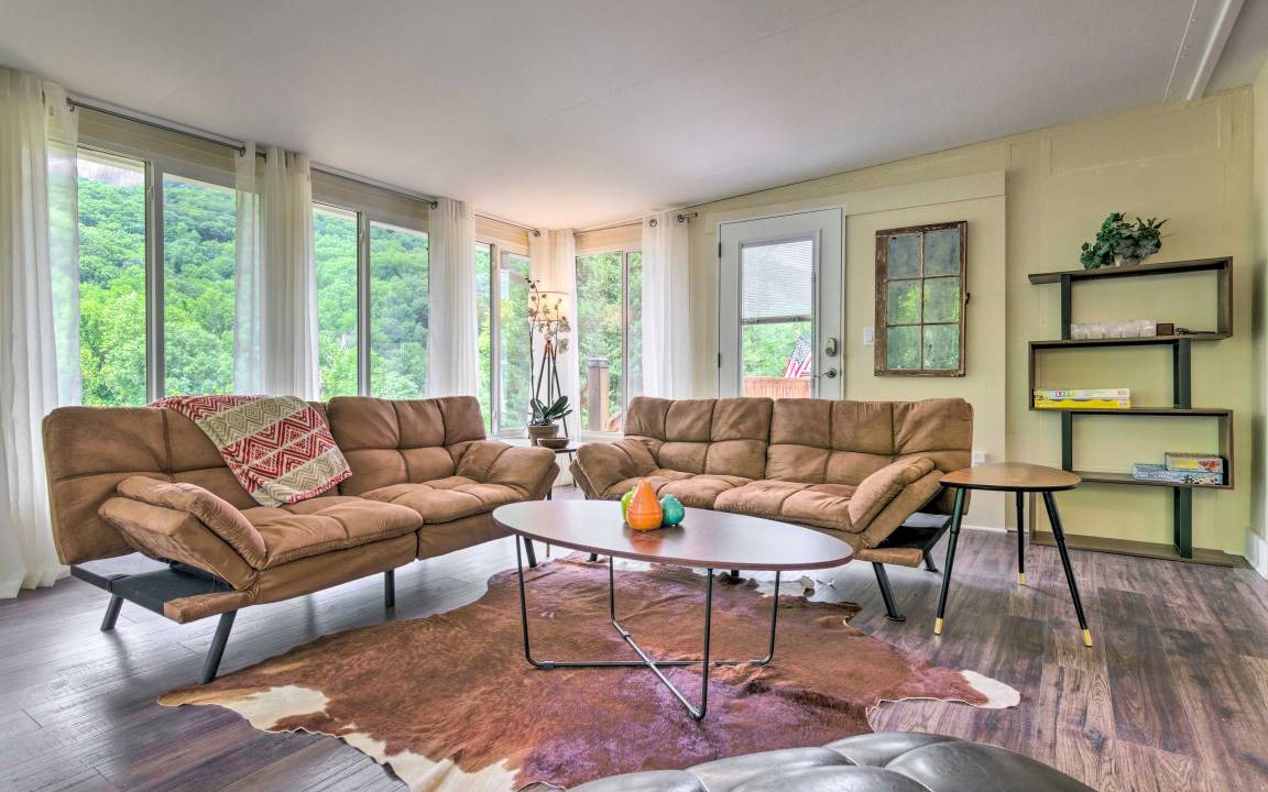 Photo of Livingroom in Chimney Rock