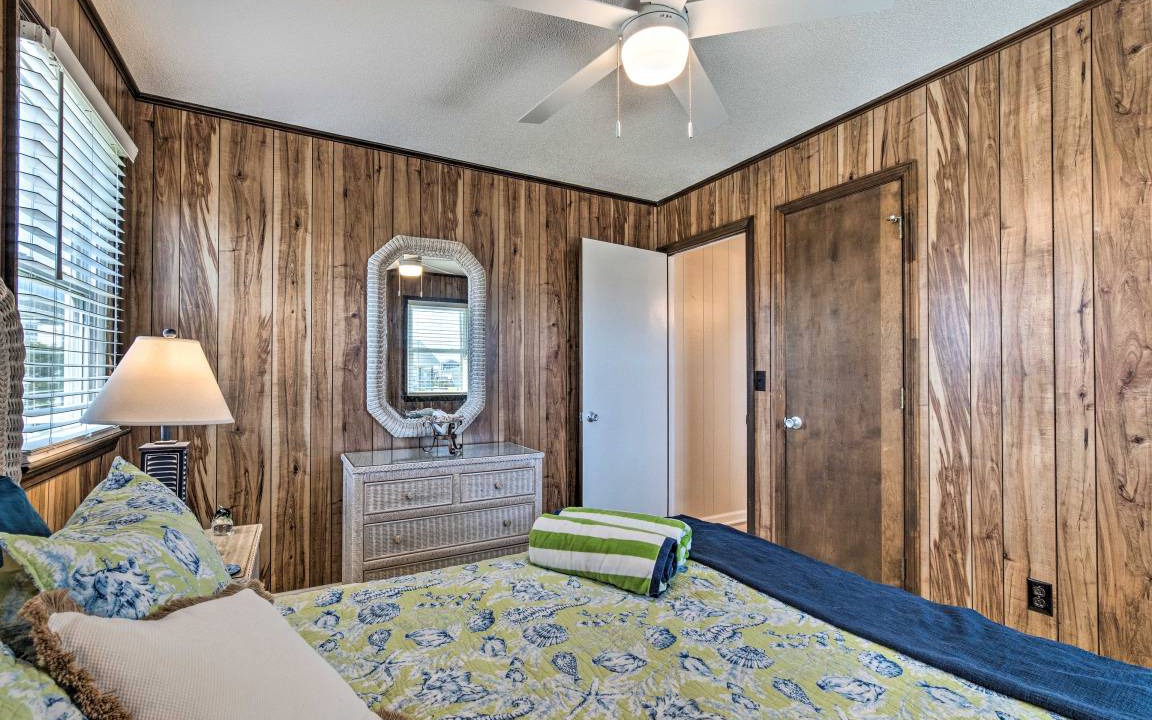 Photo of Bedroom in Topsail Beach