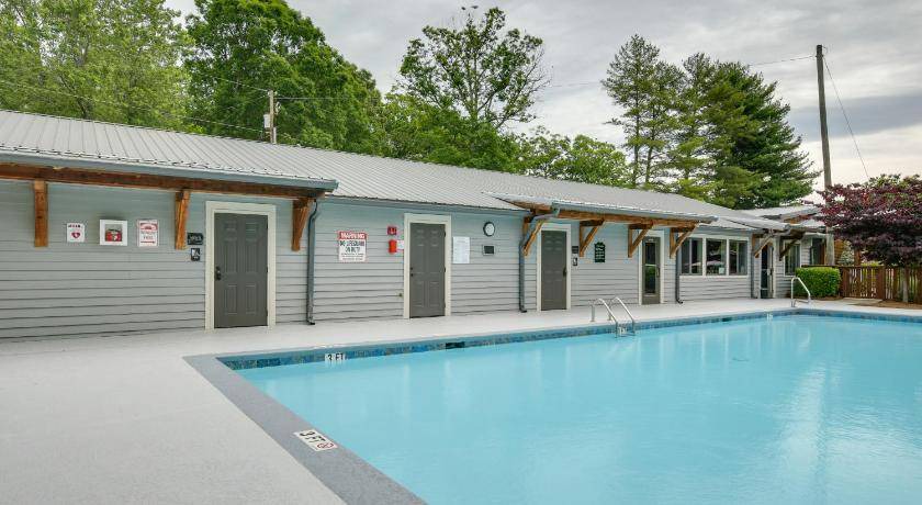 Photo of Outdoor in Upward
