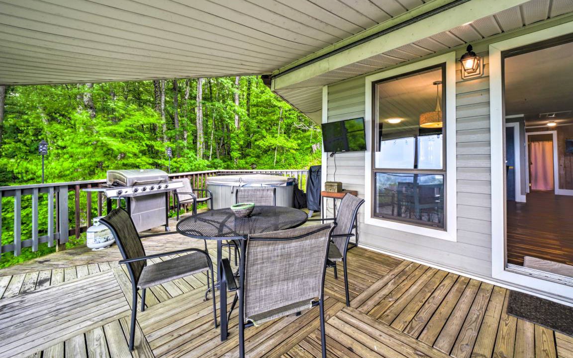 Photo of Patio Balcony in Waynesville
