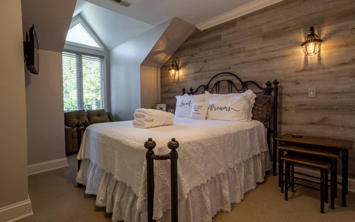 Photo of Bedroom in Woodfin