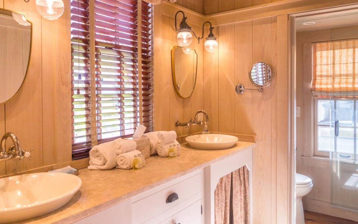 Photo of Bathroom in Oriental