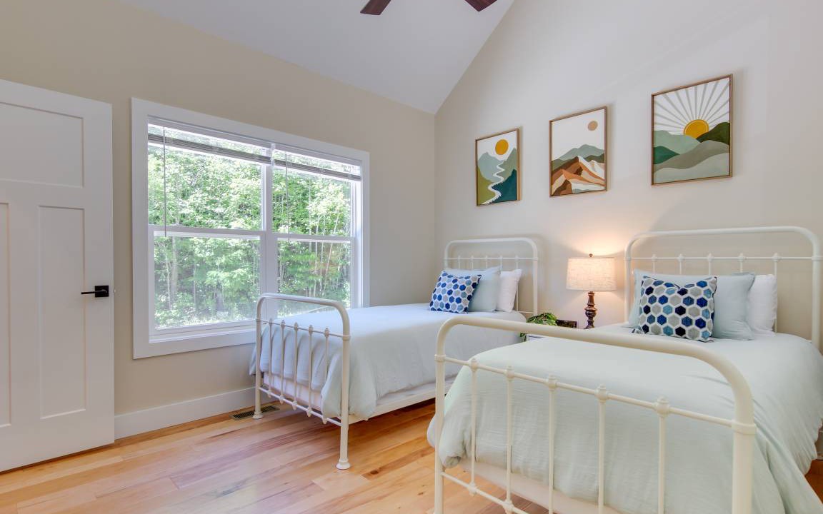 Photo of Bedroom in Hendersonville