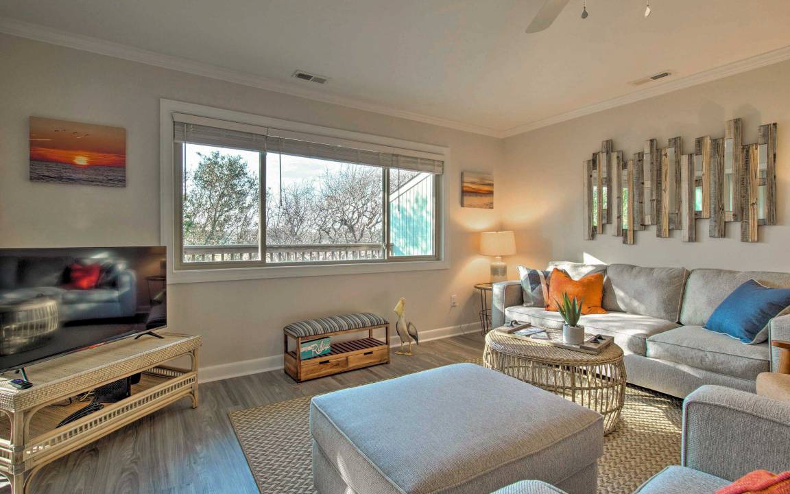Photo of Livingroom in Caswell Beach