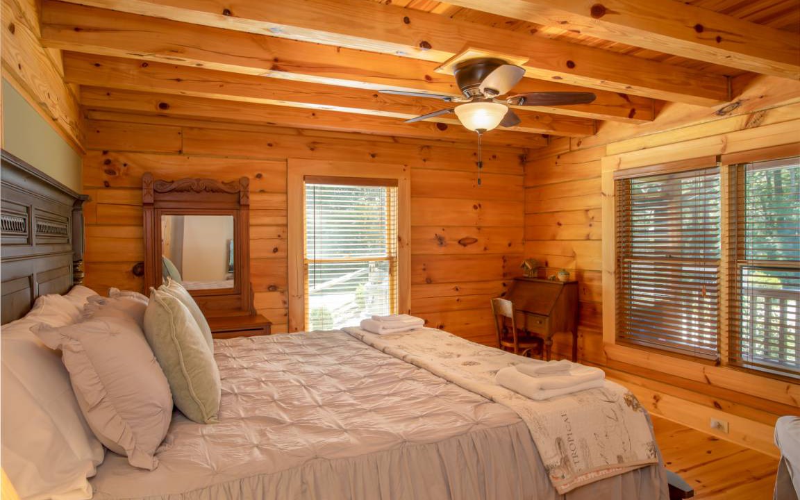 Photo of Bedroom in Lenoir