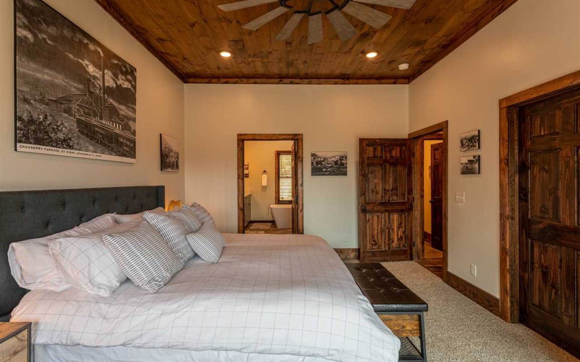 Photo of Bedroom in Frank