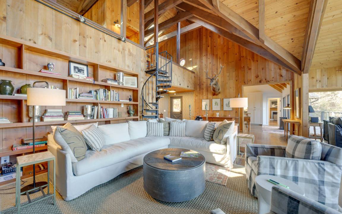 Photo of Livingroom in Cashiers