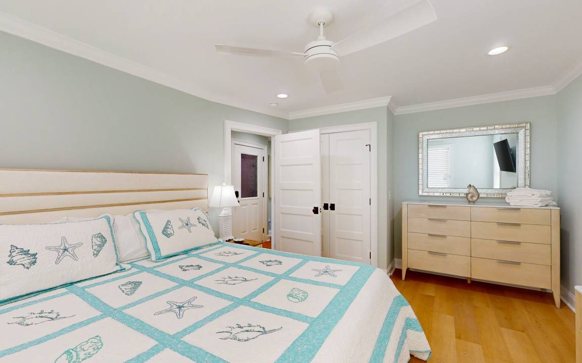 Photo of Bedroom in Sunset Beach