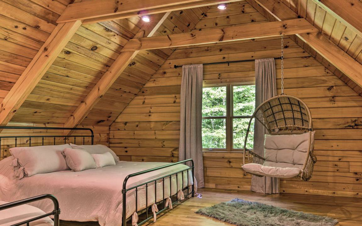 Photo of Bedroom in Mars Hill