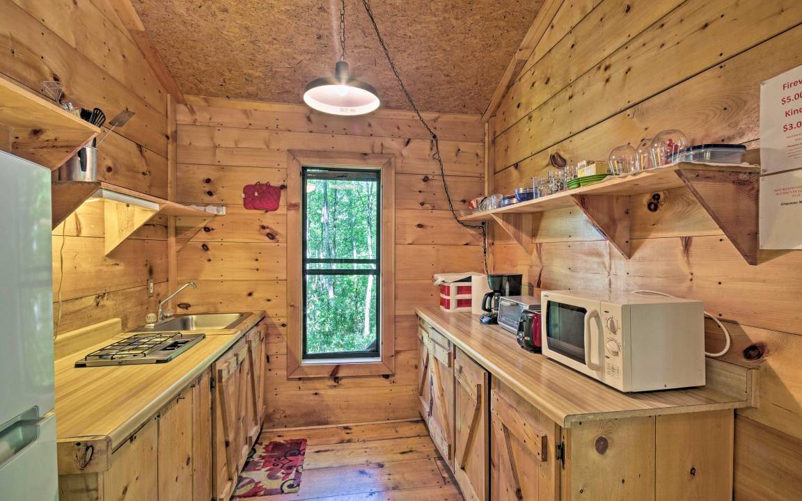 Photo of Kitchen in Barnardsville