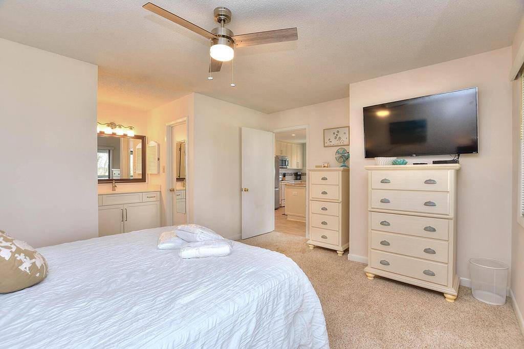 Photo of Bedroom in Caswell Beach