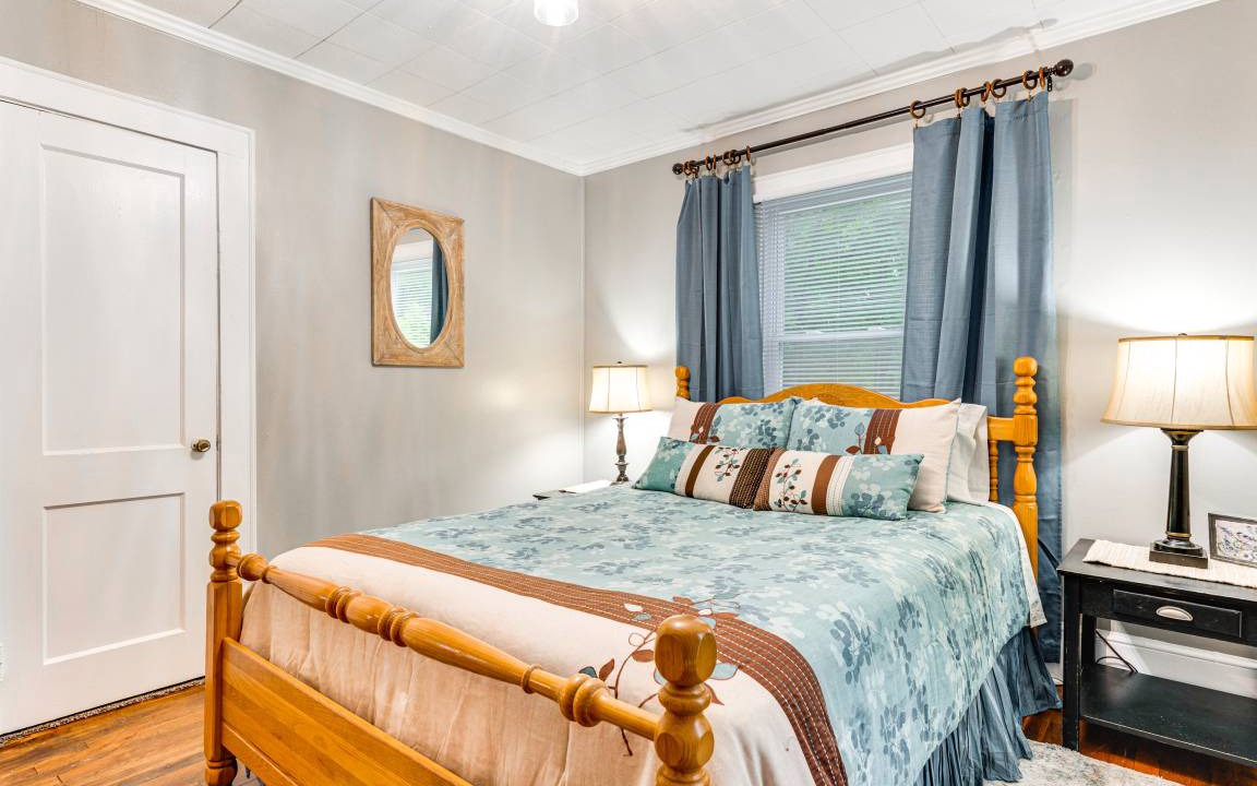 Photo of Bedroom in Forest City