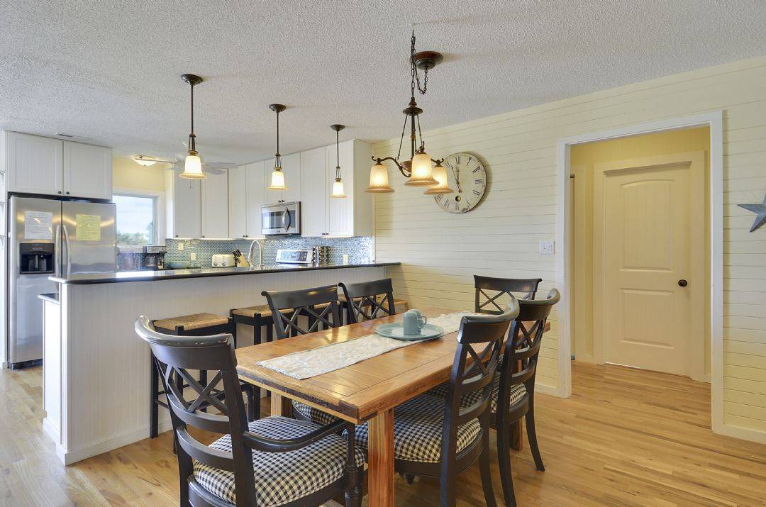 Photo of Kitchen in Whalehead Beach