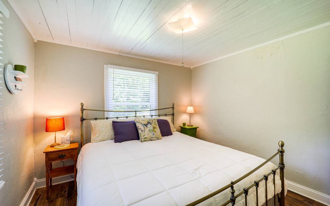 Photo of Bedroom in Bakersville