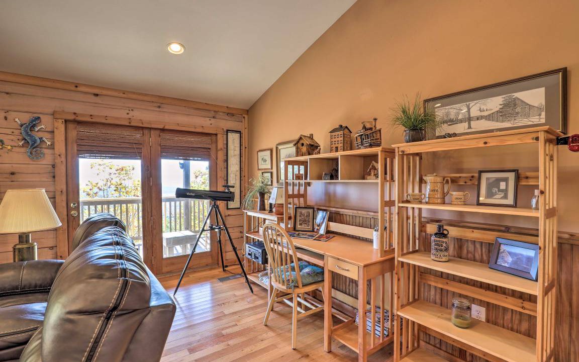 Photo of Livingroom in Bostic