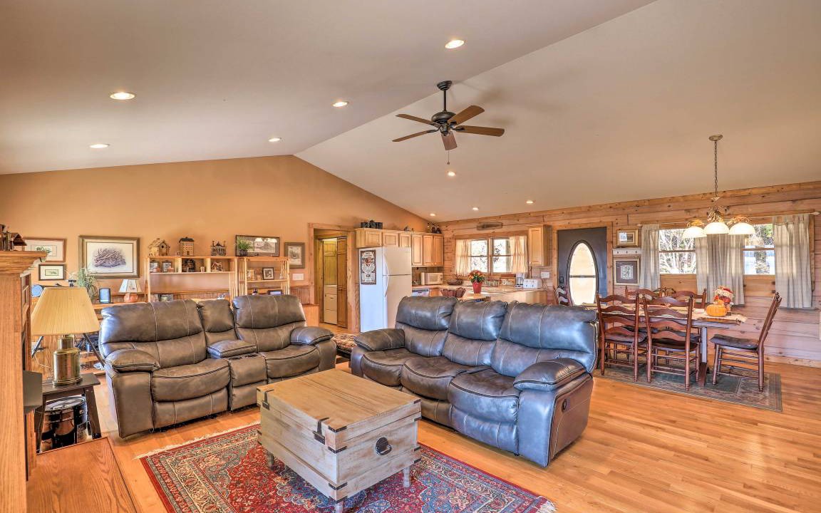 Photo of Livingroom in Bostic