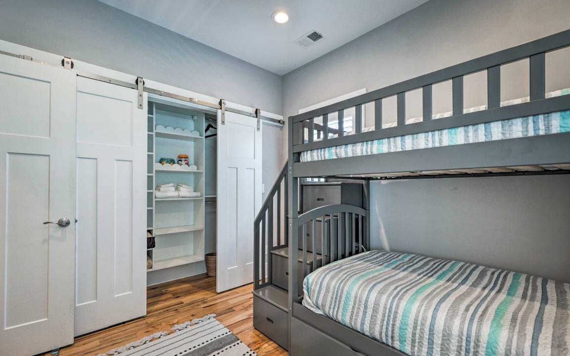 Photo of Bedroom in Wilmington Beach
