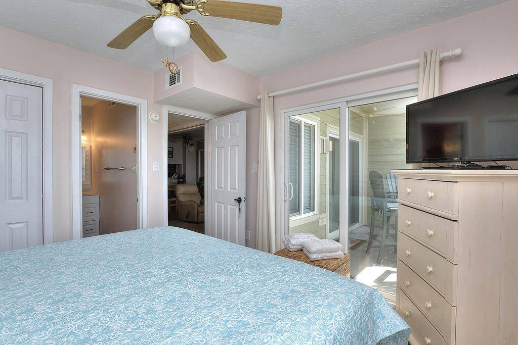Photo of Bedroom in Caswell Beach