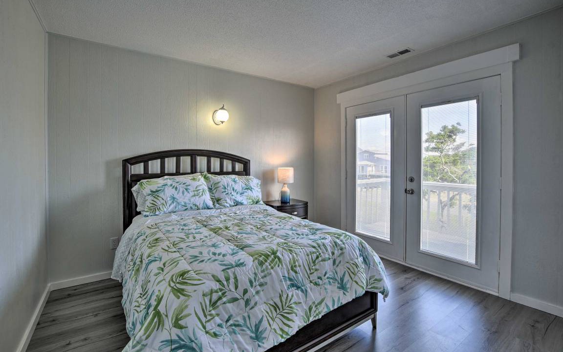 Photo of Bedroom in Oak Island