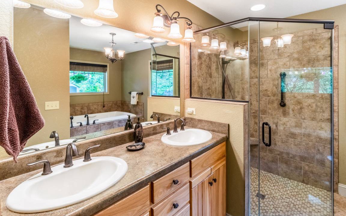 Photo of Bathroom in Otto