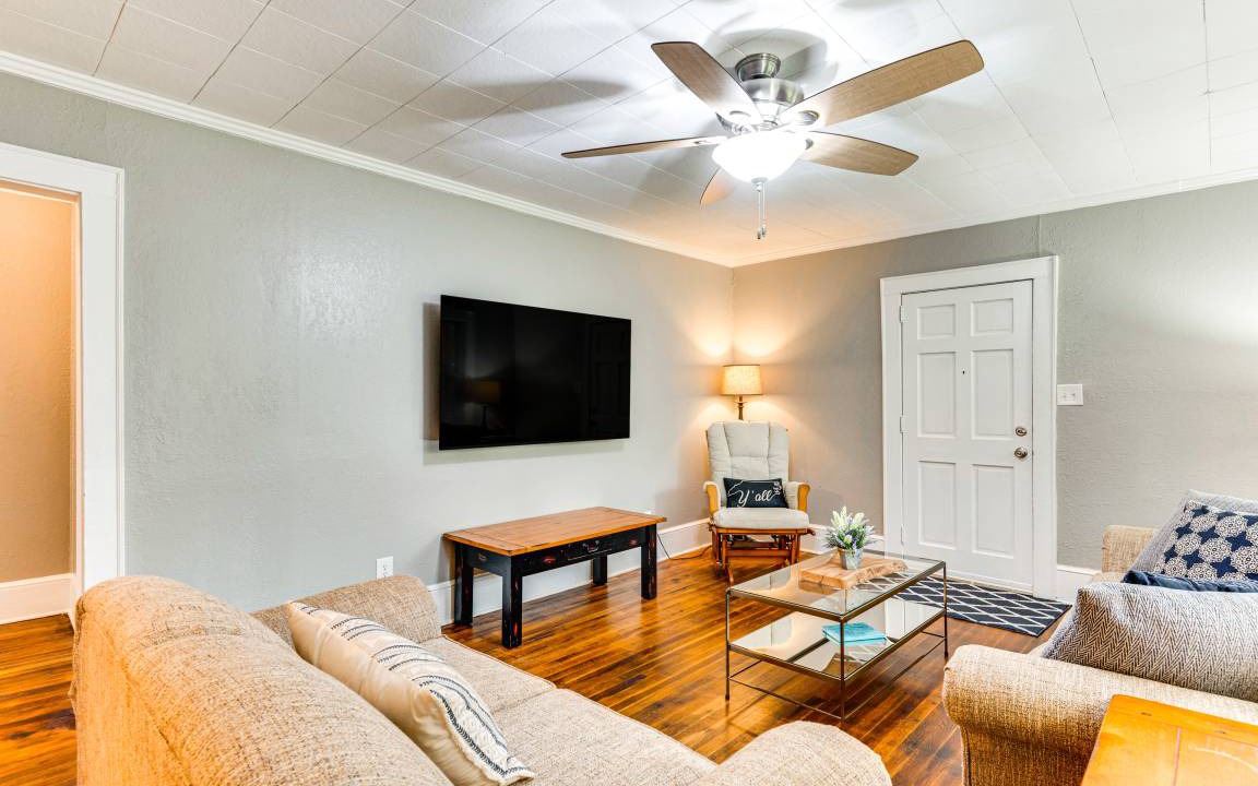 Photo of Livingroom in Forest City