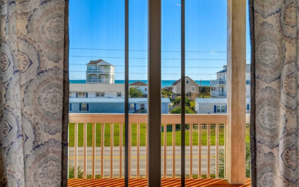 Photo of Patio Balcony in North Topsail Beach