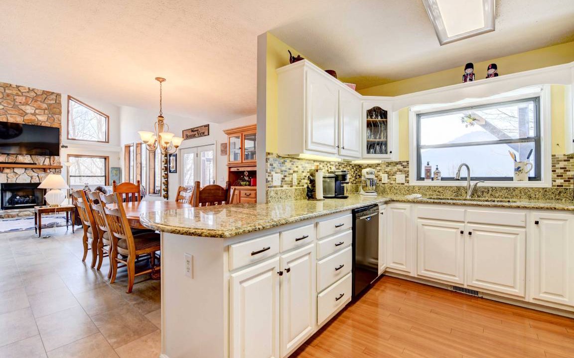 Photo of Kitchen in Maggie Valley