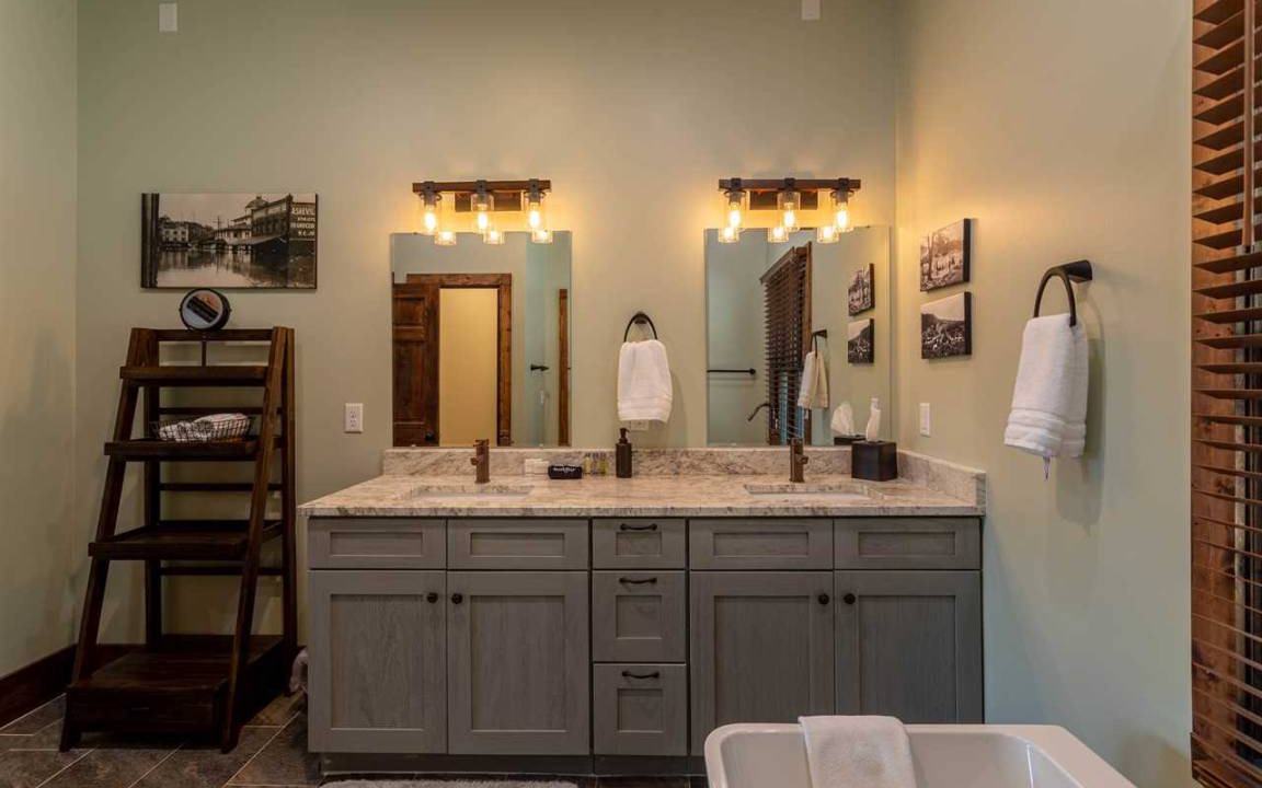 Photo of Bathroom in Frank