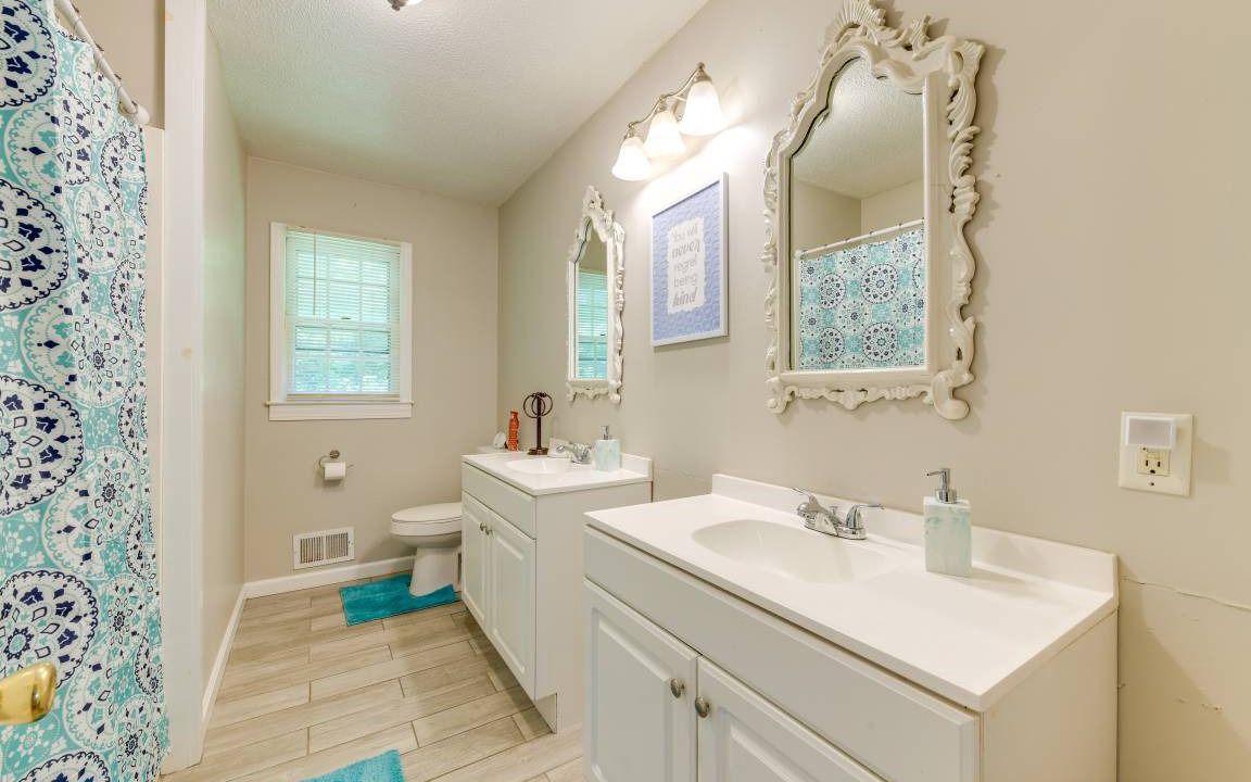 Photo of Bathroom in Arlington