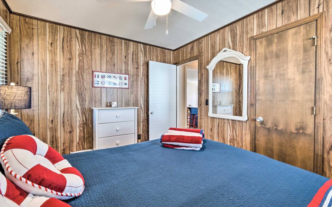 Photo of Bedroom in Topsail Beach