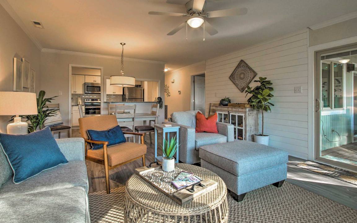 Photo of Livingroom in Caswell Beach