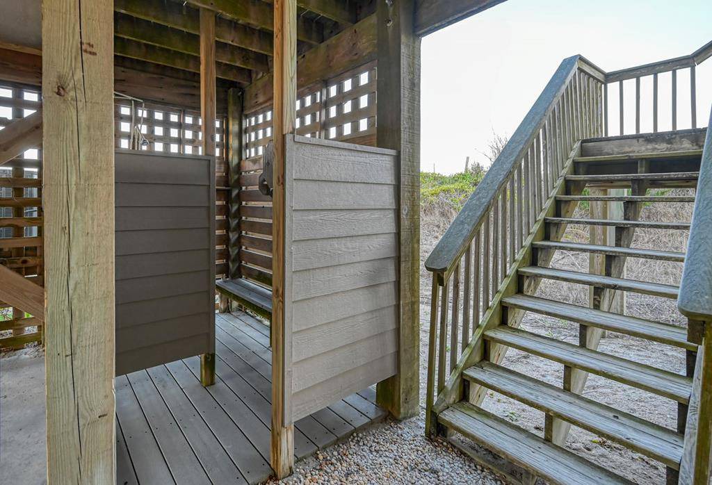Photo of Patio Balcony in Village of Stump Sound