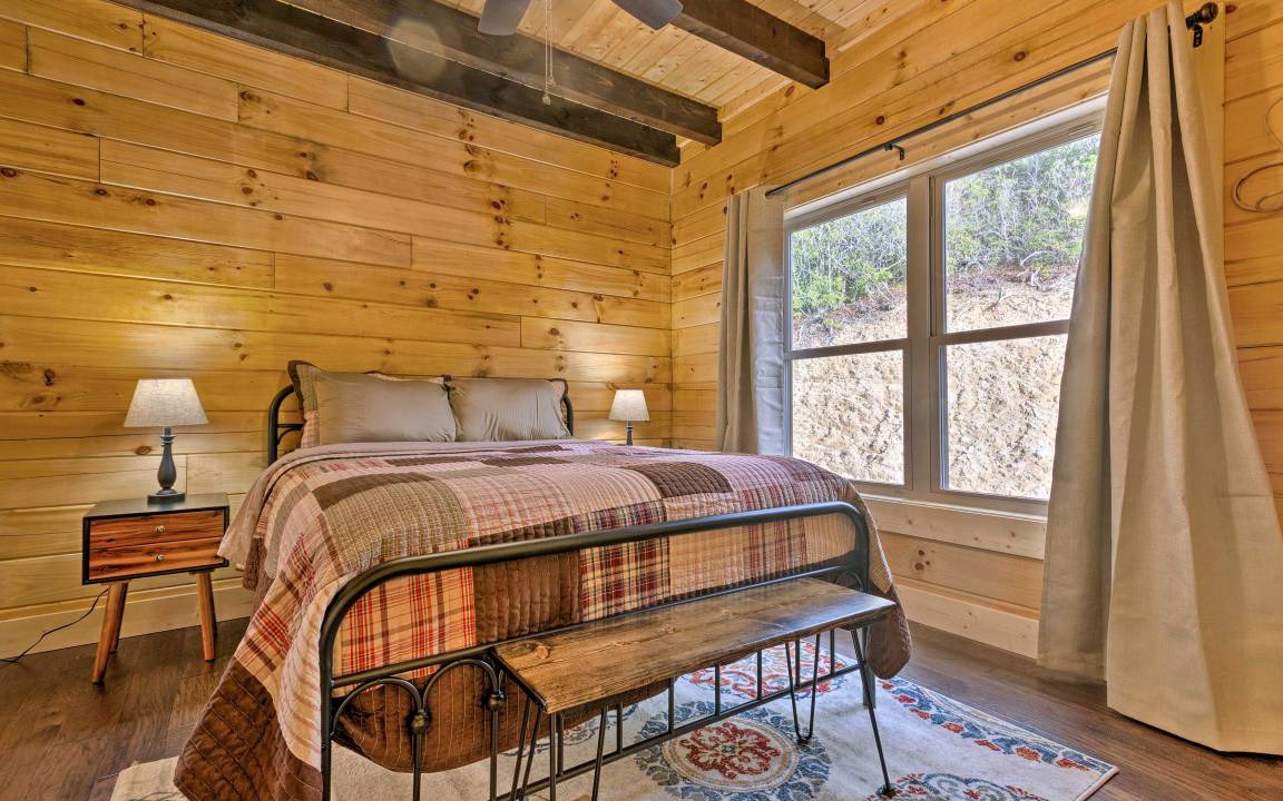 Photo of Bedroom in Bryson City