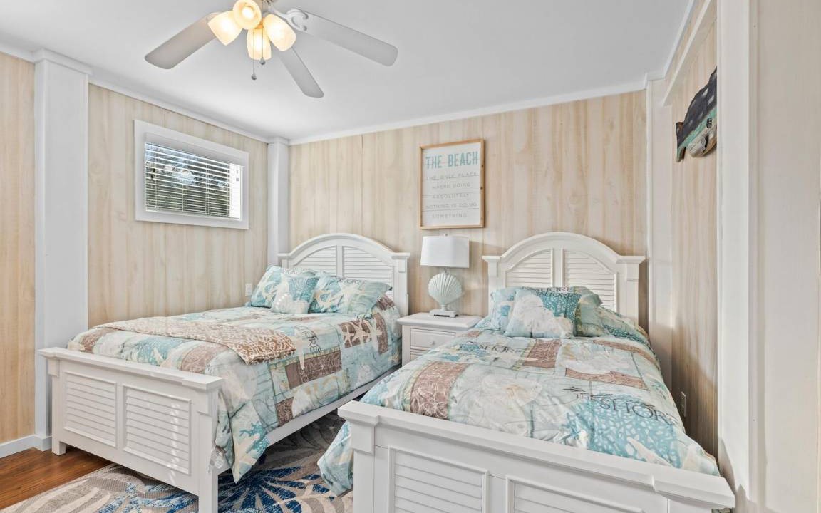 Photo of Others in Pine Knoll Shores