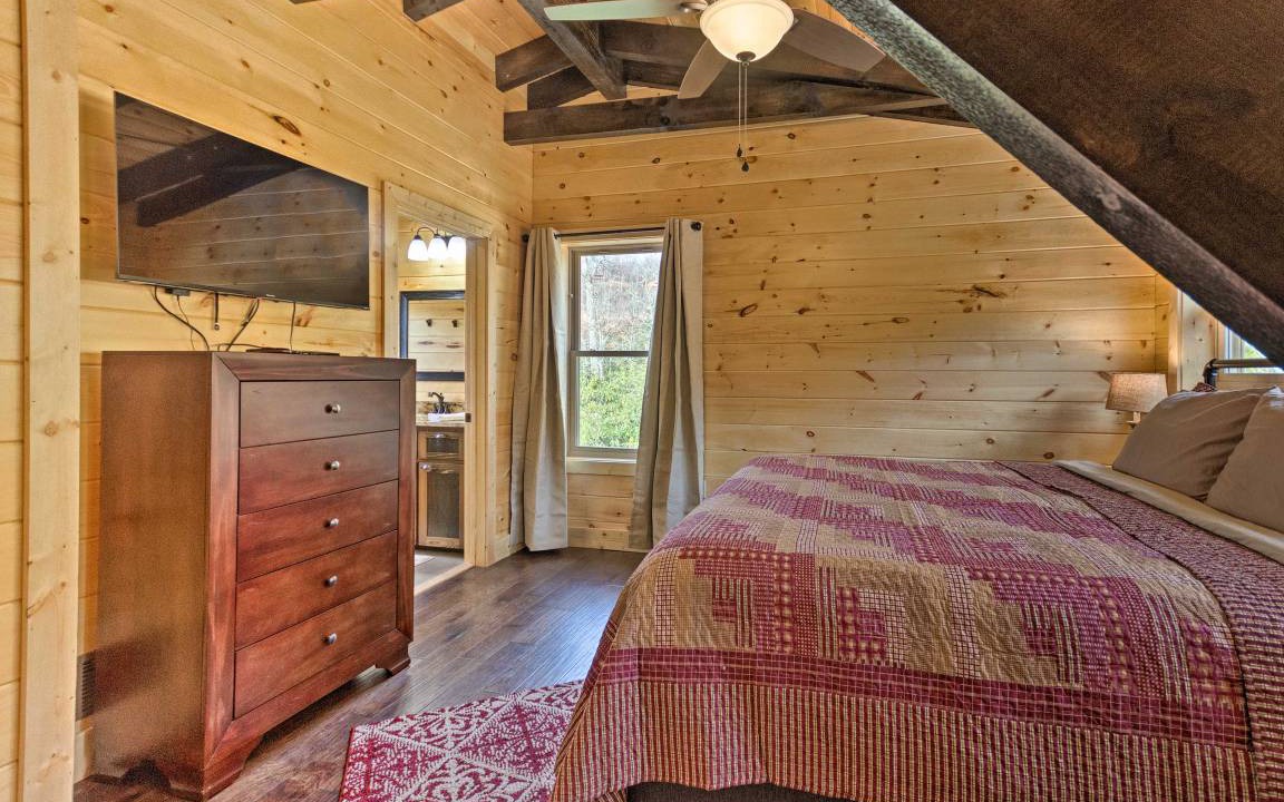 Photo of Bedroom in Bryson City