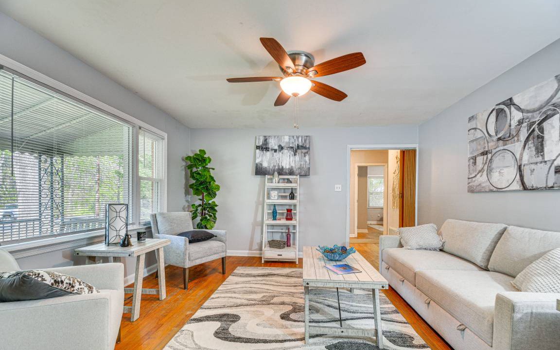Photo of Livingroom in Northeast Raleigh