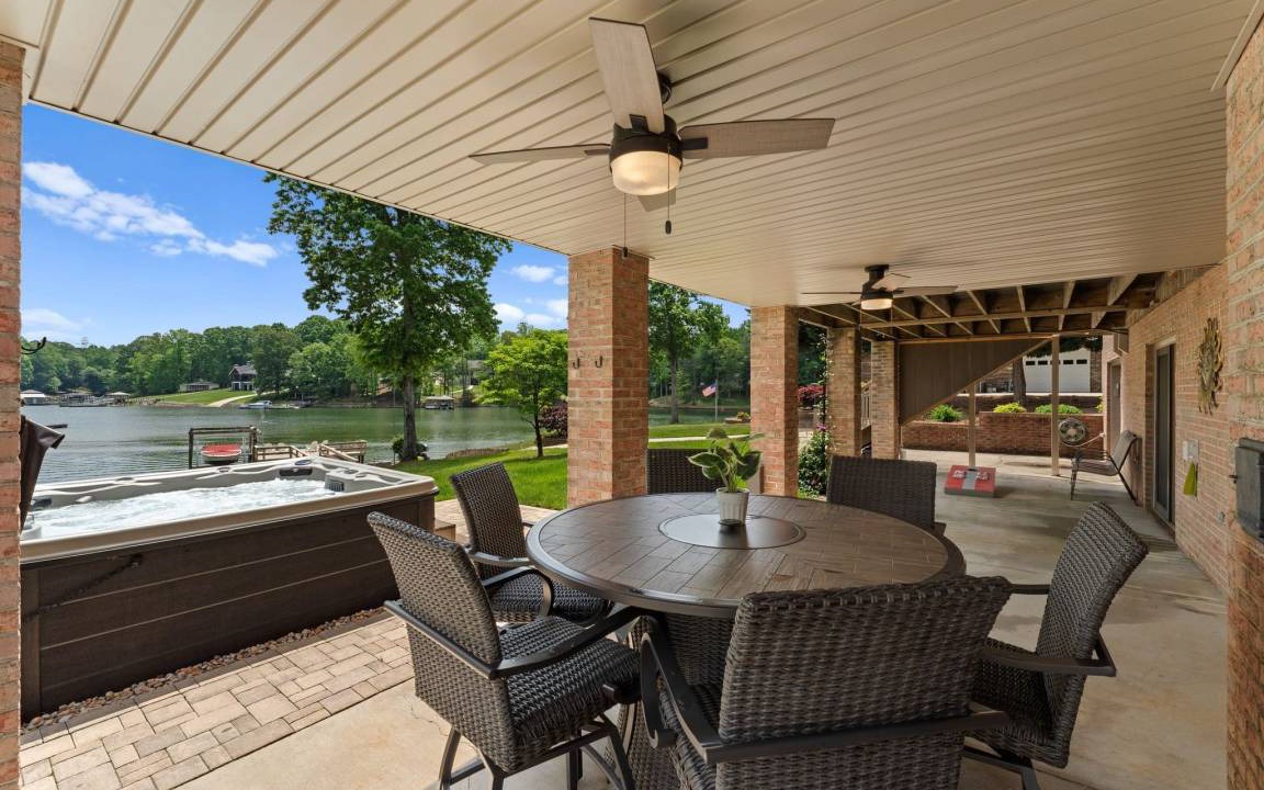 Photo of Patio Balcony in Lake Norman of Catawba