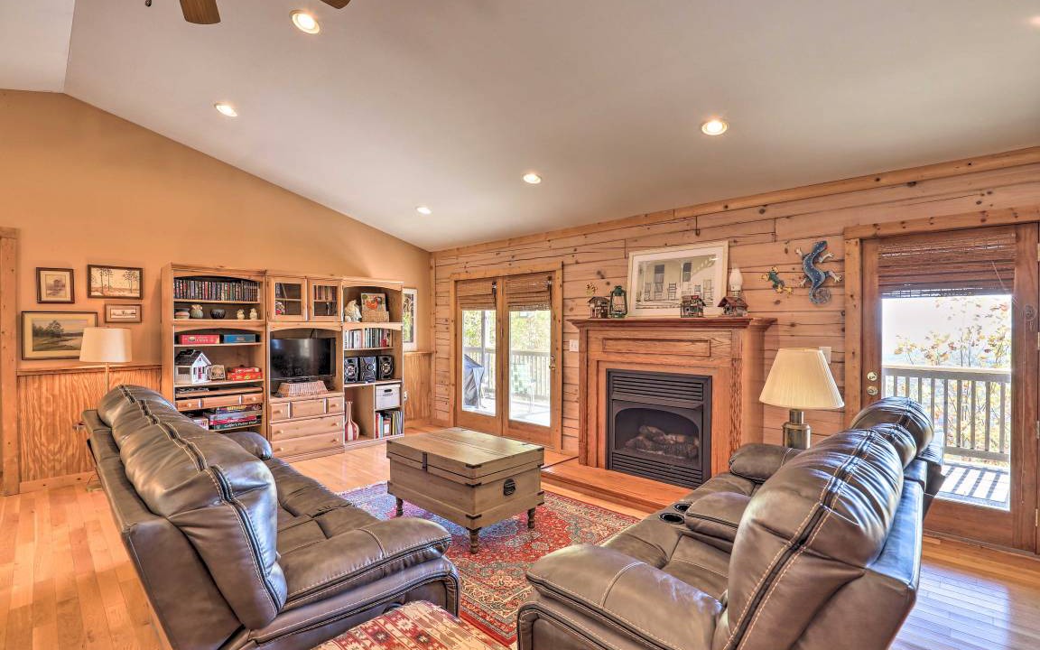 Photo of Livingroom in Bostic